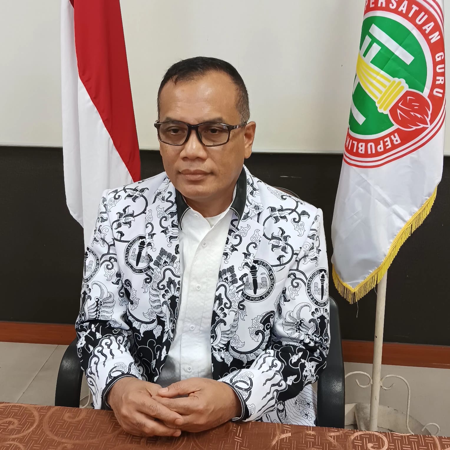 Ket.Photo: Ketua PGRI Riau, DR Adolf Bastian, MPd, menekankan peran strategis guru dalam proses demokrasi, Kamis 12 September 2024